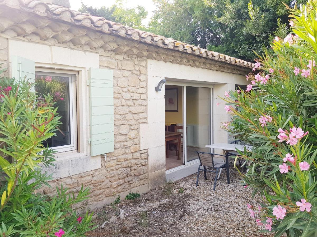 Mas Des Figues - Mas Xviiie - Ouvert 01 Mai Au 30 Septembre 2025 - Piscine Tres Calme - Alpilles Saint Remy De Provence - Cuisine Faite Maison Brunch Mediterraneen - Certifie Biologique Frbio10 Potager Huile D'Olive Bio Roseraie Biodiversite Agritour Ruang foto
